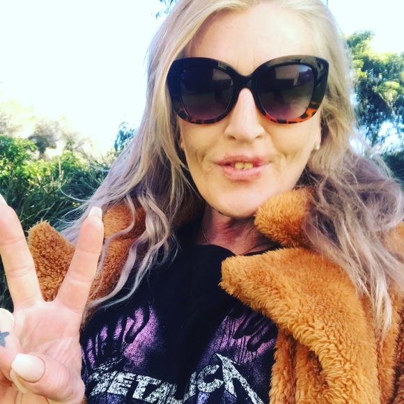 Meet your Posher, Lisa joy - Picture 3 of 3